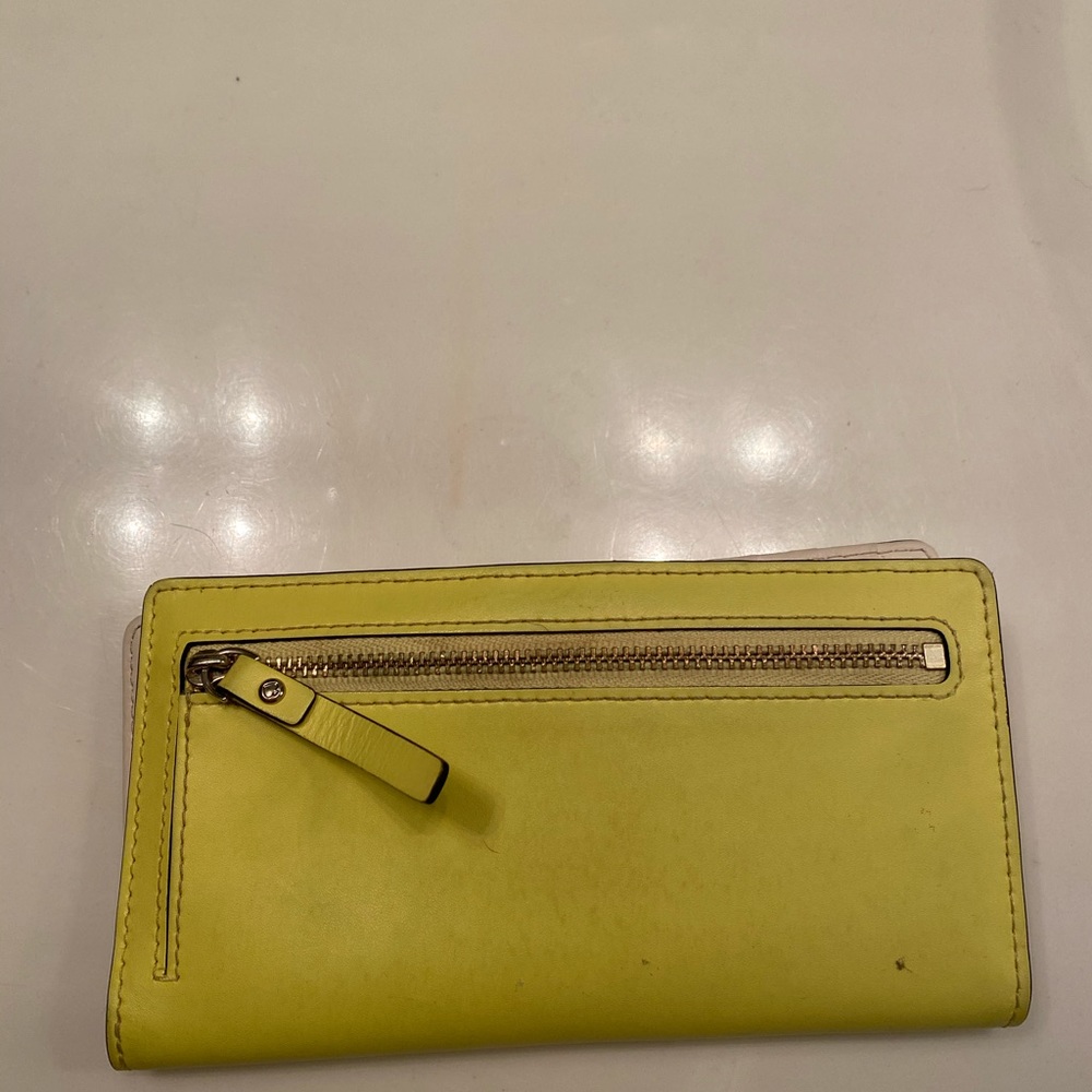 Kate Spade wallet - Picture 3 of 3
